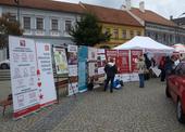 P9220044 bannery a stánek DH