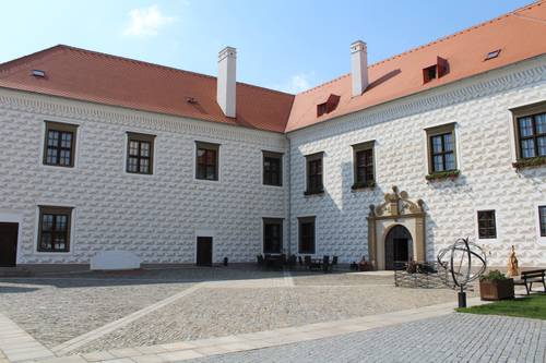 zámecké nádvoří