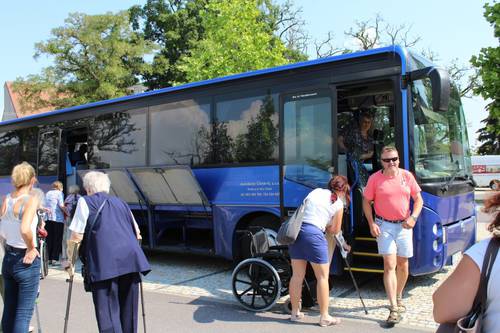 autobus firmy Caha
